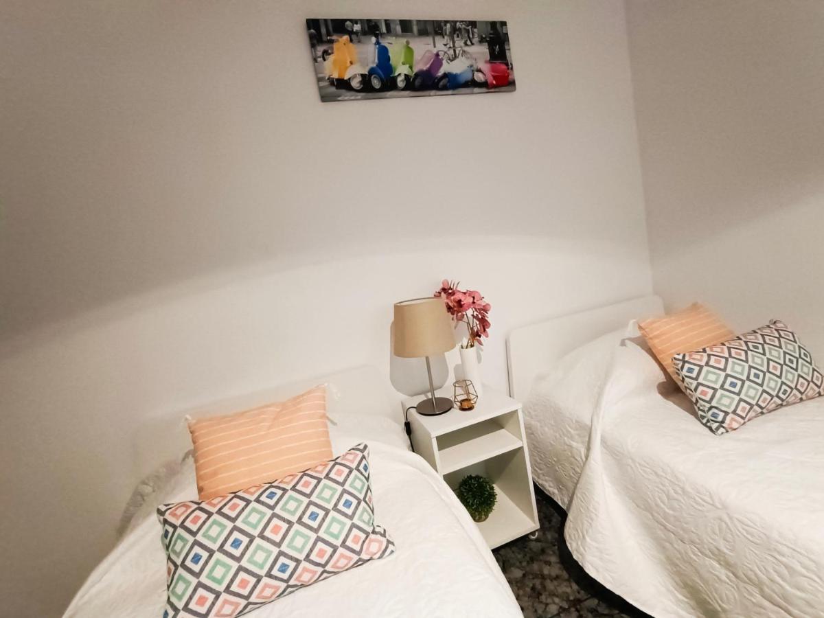 By Plaza Urquinaona Rooms Барселона Екстериор снимка
