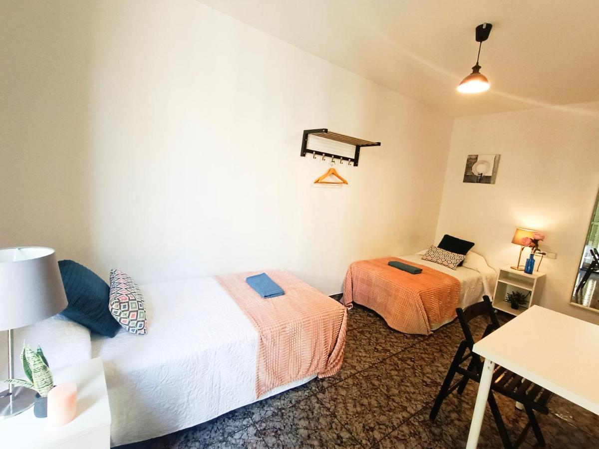 By Plaza Urquinaona Rooms Барселона Екстериор снимка